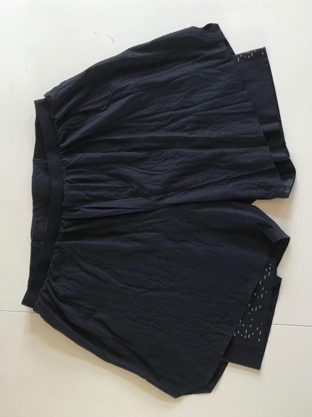LULULEMON SURGE LINED SHORT 6” SPECIAL EDITION - Picture 4 of 16